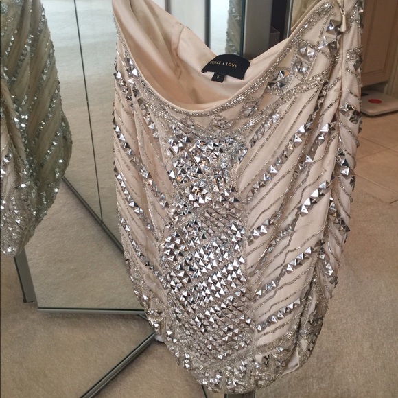 Studded V Shape Mini Skirt With Side Zipper Size 6 - Picture 7 of 8